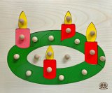 Adventkranz grün, Kerzen rot