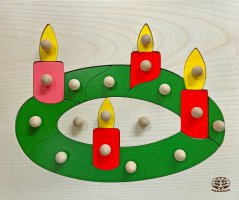 Adventkranz grün, Kerzen rot